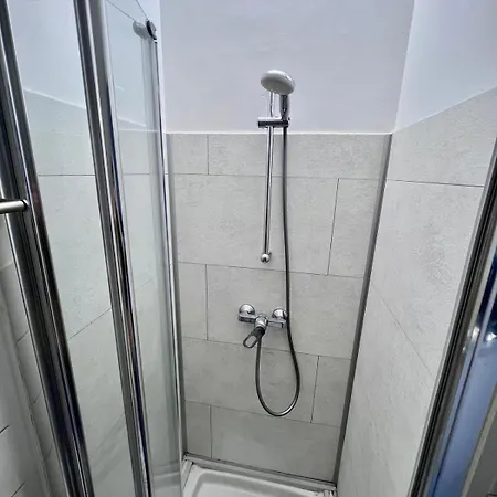 Mini-studio De 15m2 A 8 Min De Paris
